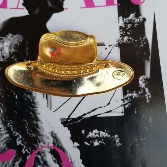 Vintage brass chapeau pin‎ - Picture 4 of 8